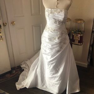 Anjolique Wedding Dress